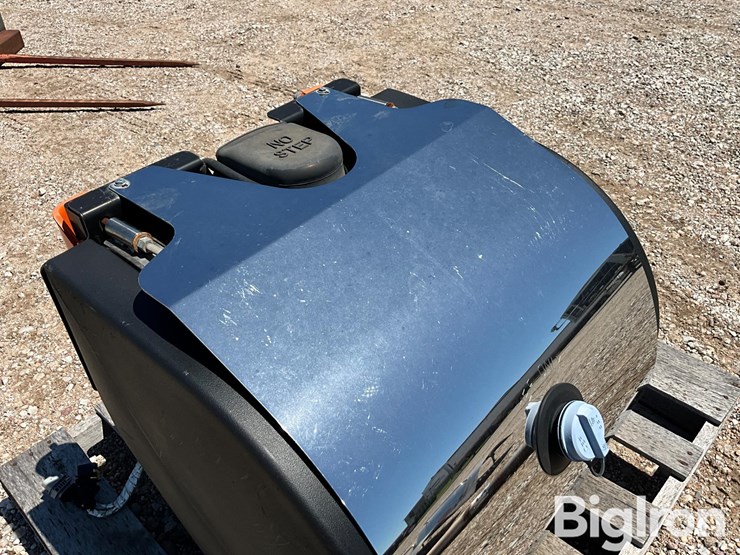 peterbilt-truck-tractor-def-tank-&-components-image-18