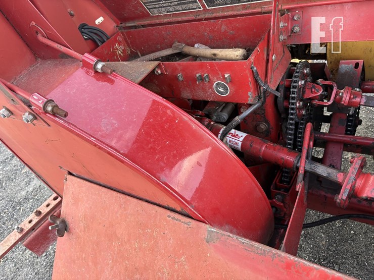 new-holland-790-image-17
