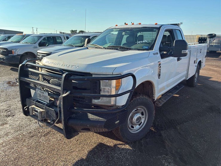 2017-ford-f350-image-1