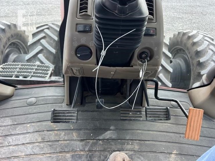 2014-case-ih-magnum-315-image-45