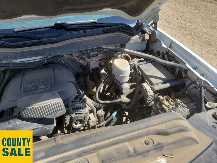 2017-chevrolet-silverado-2500hd-image-15