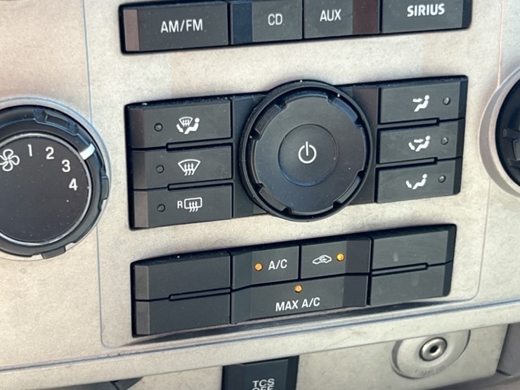 2012-ford-escape-image-25