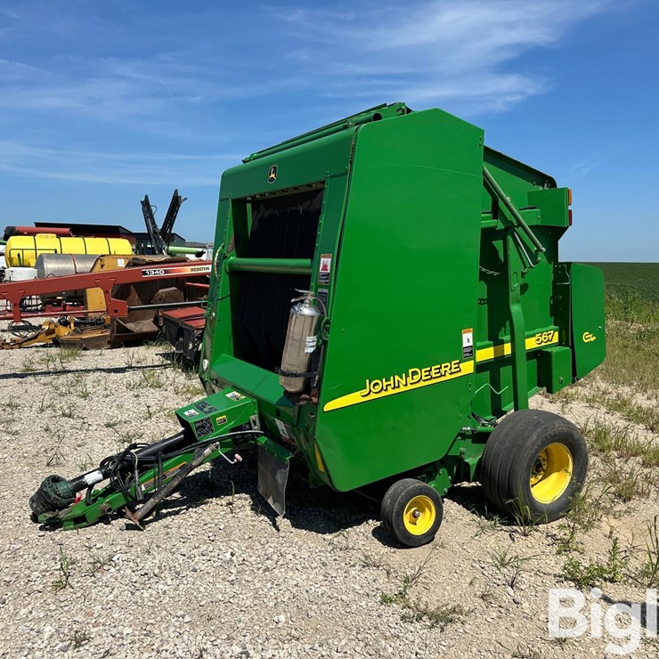 2004 JOHN DEERE 567