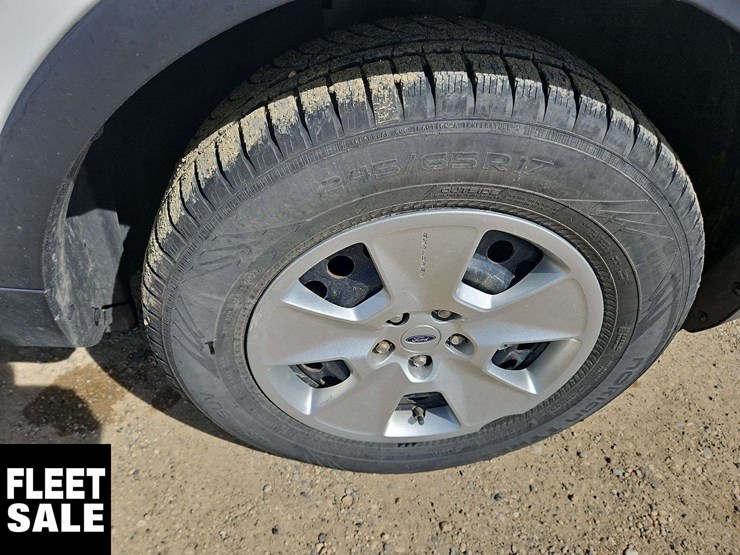 2013-ford-explorer-image-29
