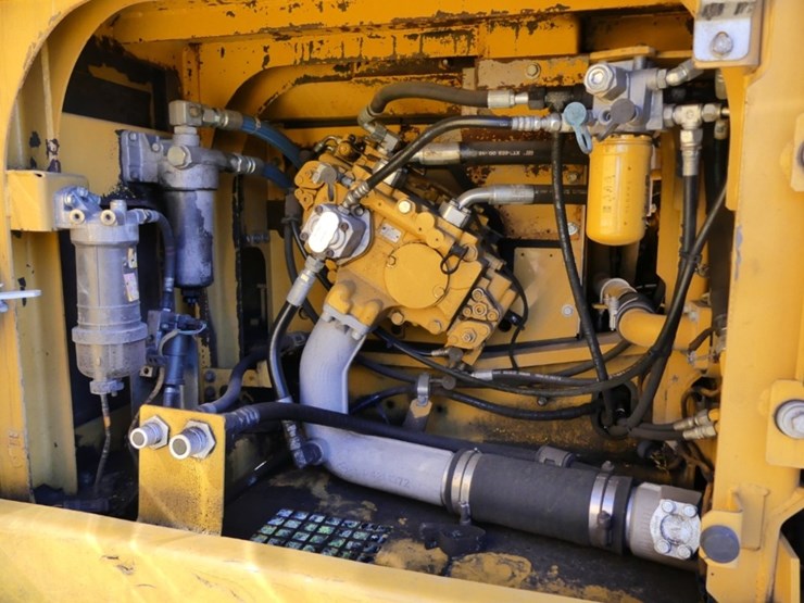 caterpillar-330fl-image-7