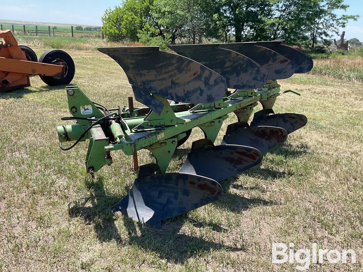john-deere-4200-image-1