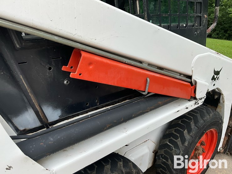 2010-bobcat-s70-image-16