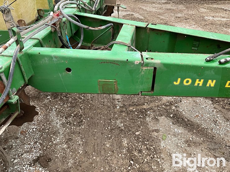 john-deere-7000-image-17