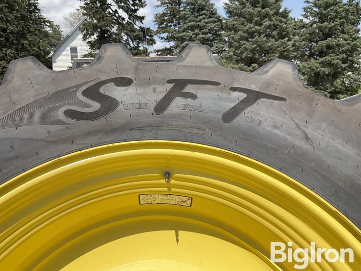 2024-john-deere-800-image-9