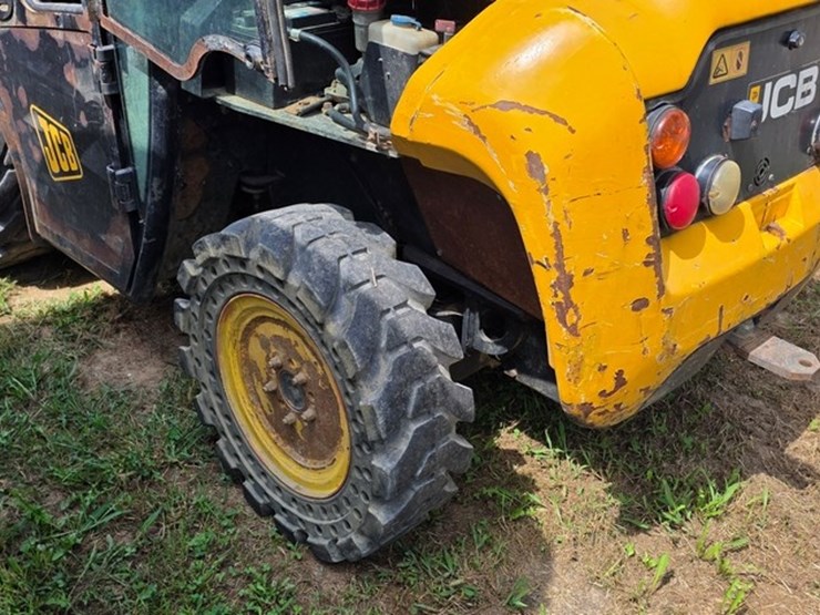 2011-jcb-515-40-image-19