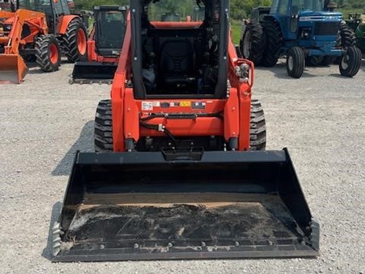 2023-kubota-ssv75-image-8