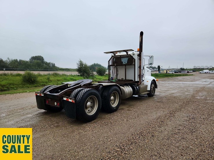 2012-peterbilt-367-image-4