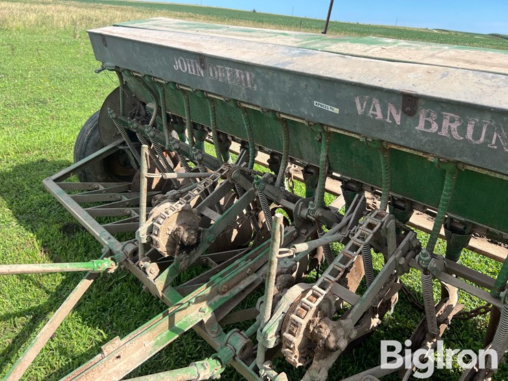 john-deere-8-image-11