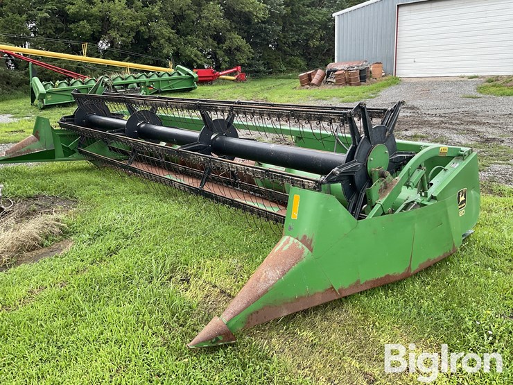 1987-john-deere-220-image-1