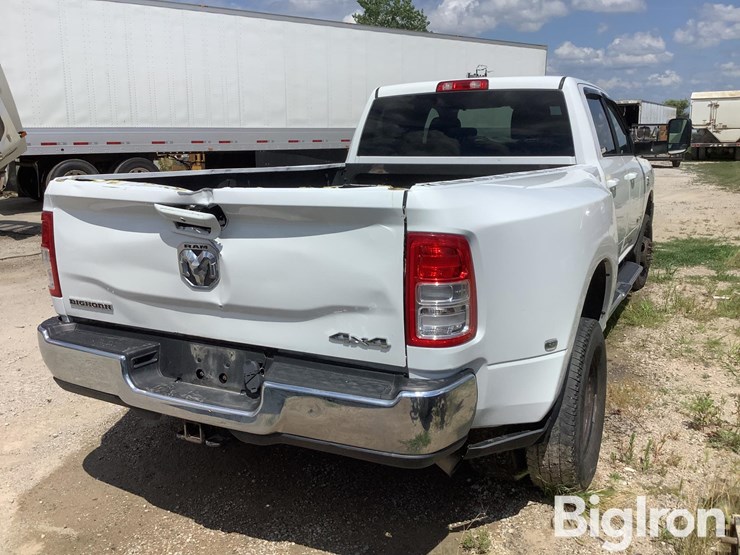2021-ram-3500-big-horn-image-4