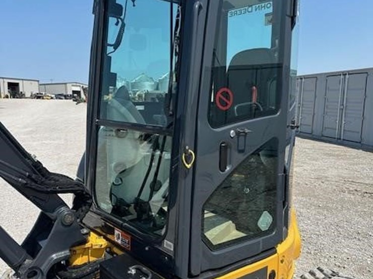 2014-deere-35g-image-8