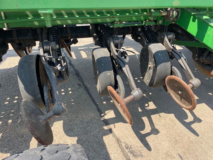 john-deere-1590-image-26
