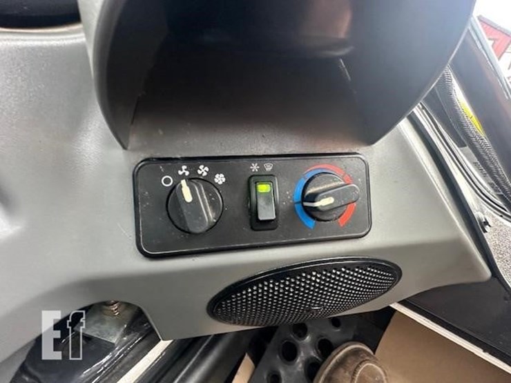 2023-bobcat-t595-image-23