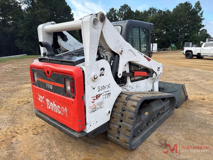 2022-bobcat-t770-image-2