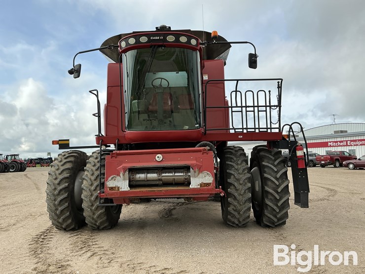 2011-case-ih-6088-image-2