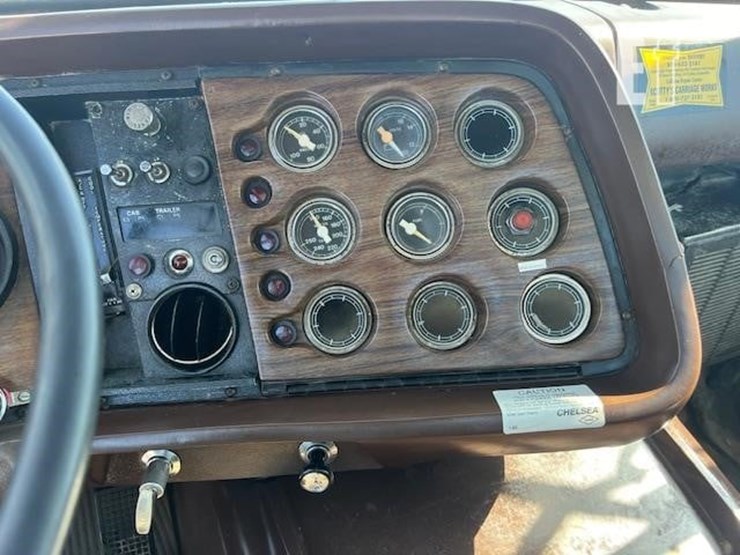 1987-ford-9000-image-37