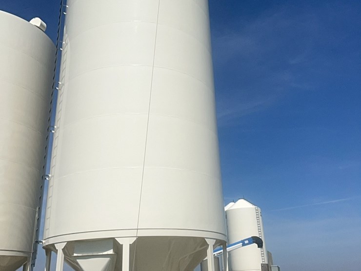 concept-7,500-bushel-hopper-bin,-fully-equipped-with-bin-fan-with-agi-grainguard-10-hp-three-phase-electric-motor.-image-1