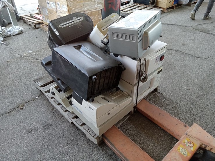 lot#--miscellaneous-items-image-3