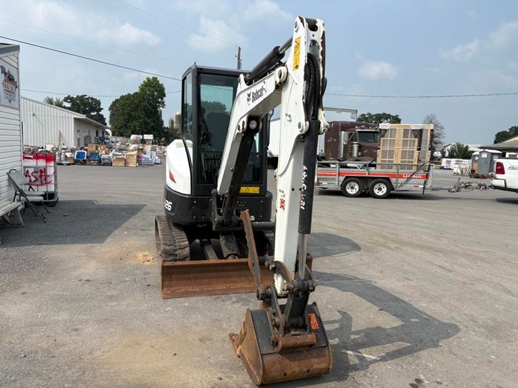 2021-bobcat-e26-image-4