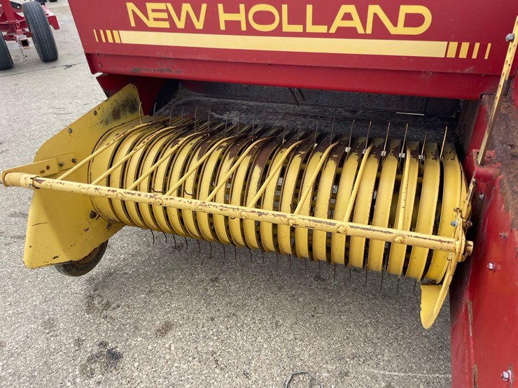 new-holland-311-image-36