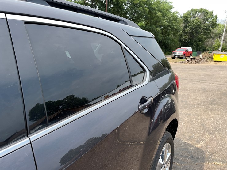 2016-chevrolet-equinox-lt-image-16
