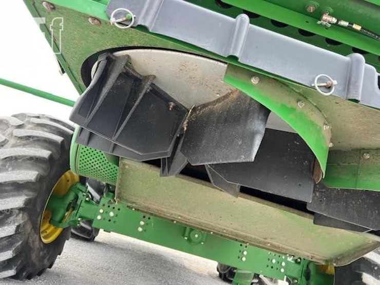 2014-john-deere-s670-image-40