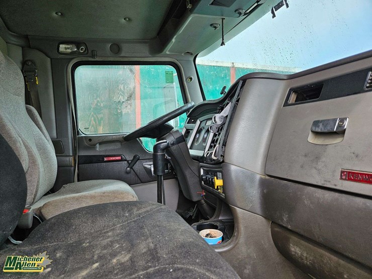 2012-kenworth-t800-image-9