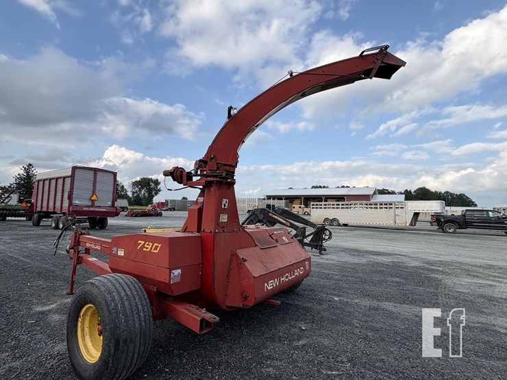 new-holland-790-image-9