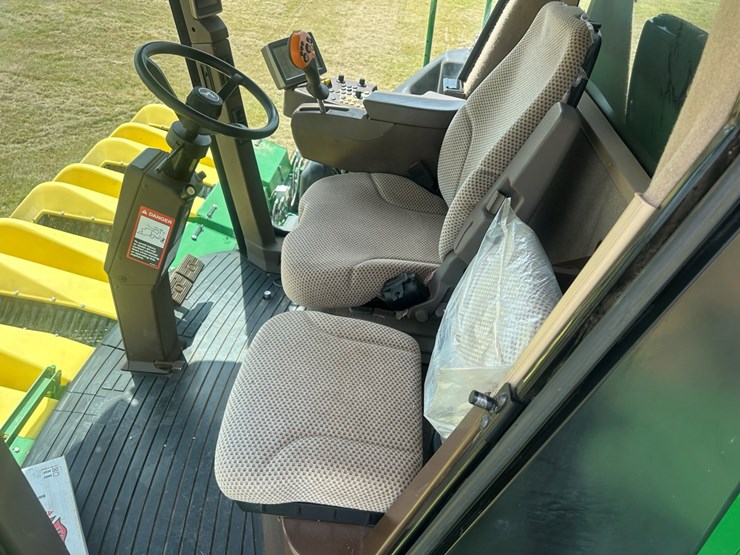2016-john-deere-cs690-image-19