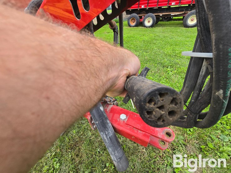 2014-new-holland-fp240-image-12