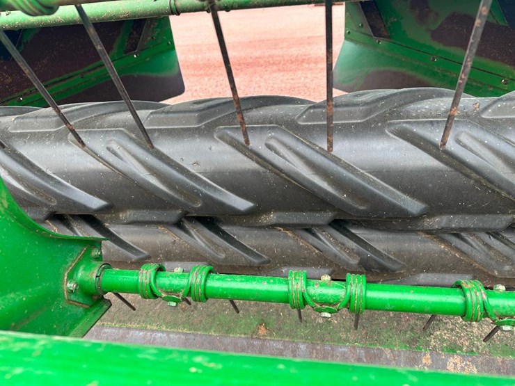 john-deere-820-image-16