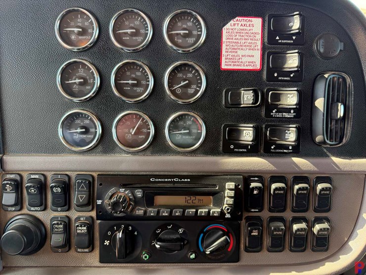 2013-peterbilt-388-image-16
