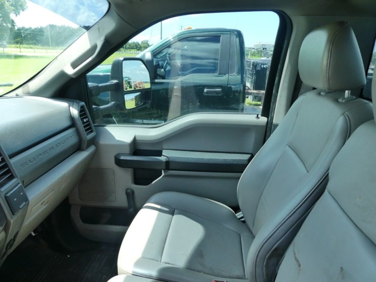 2019-ford-f350-xl-image-13