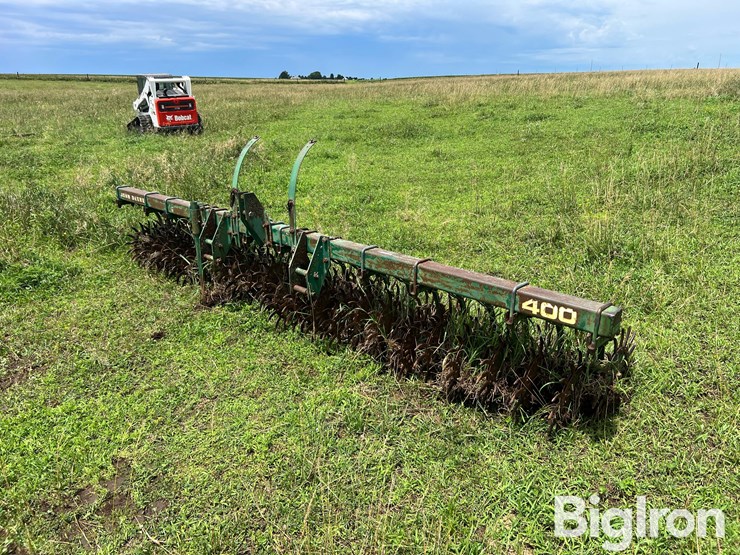 john-deere-400-image-1