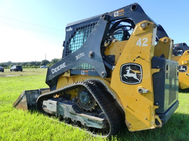 deere-317g-image-4