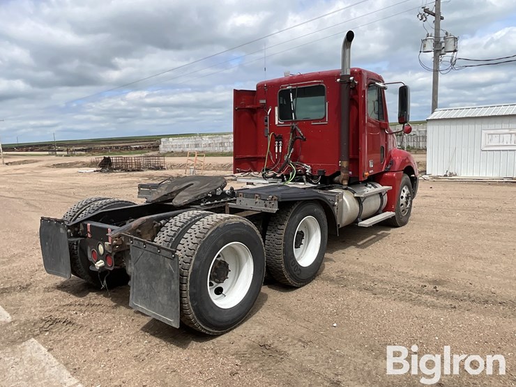 2007-freightliner-columbia-112-image-5