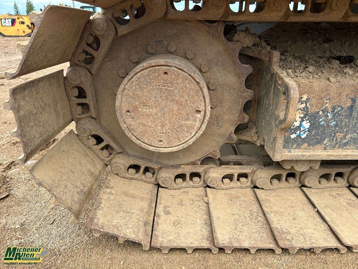 2014-deere-85g-image-25