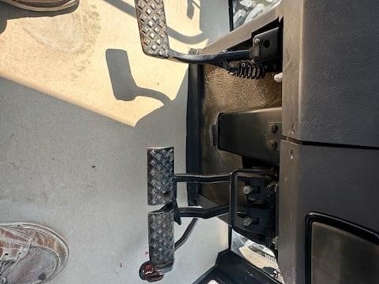 new-holland-8970-image-19
