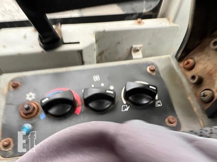 takeuchi-tb175-image-41