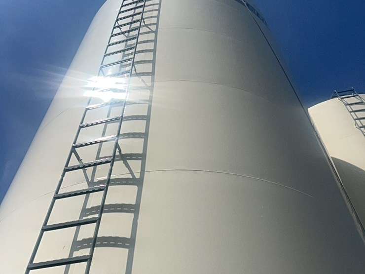 concept-5,000-bushel-hopper-bin,-fully-equipped-with-agi-grainguard-bin-fan-with-7.5-hp-three-phase-electric-motor-image-41