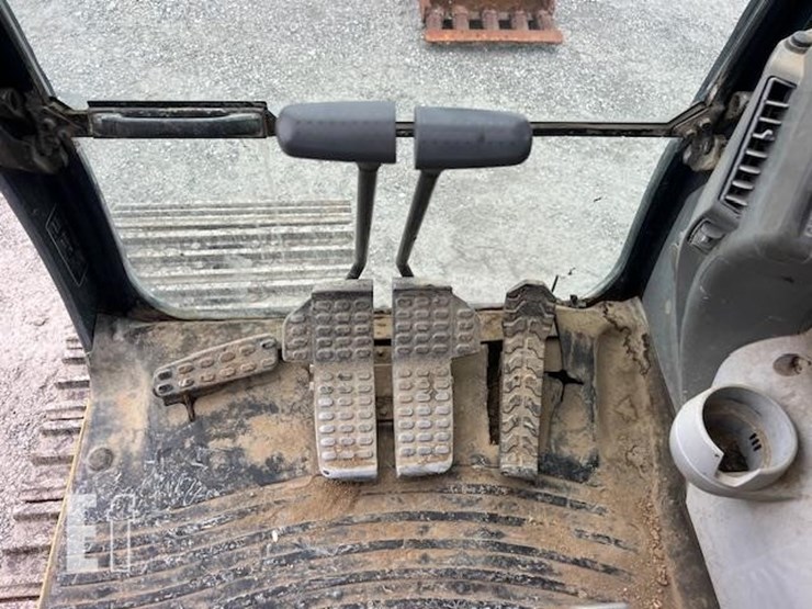 2014-deere-290g-lc-image-56