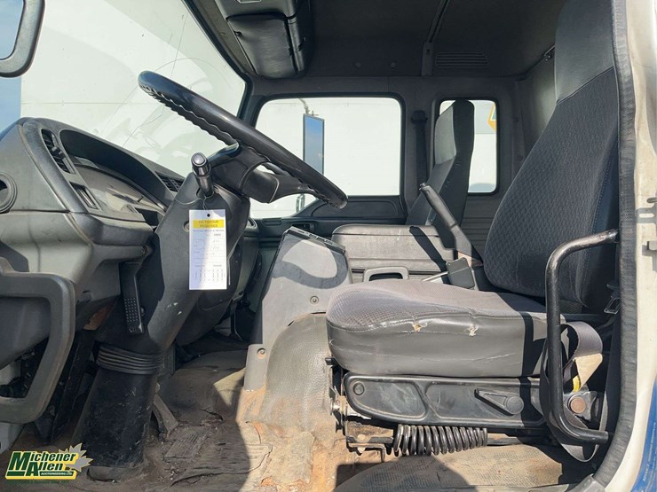 2005-gmc-t7500-image-6