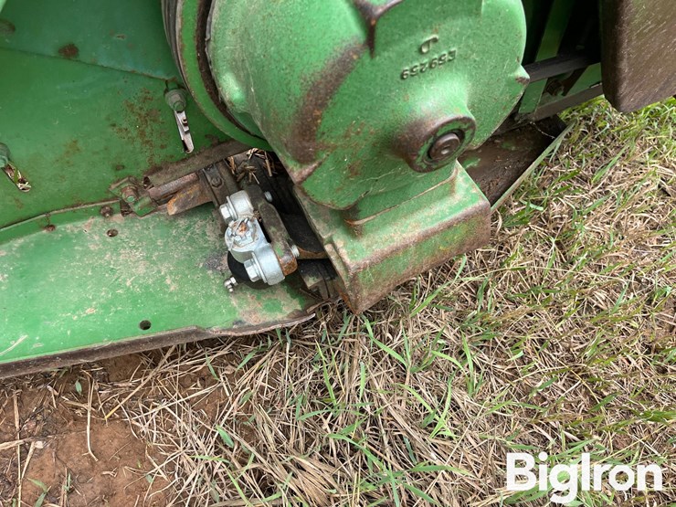 john-deere-220-image-9