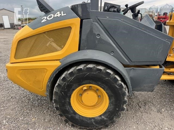 2020-deere-204l-image-22