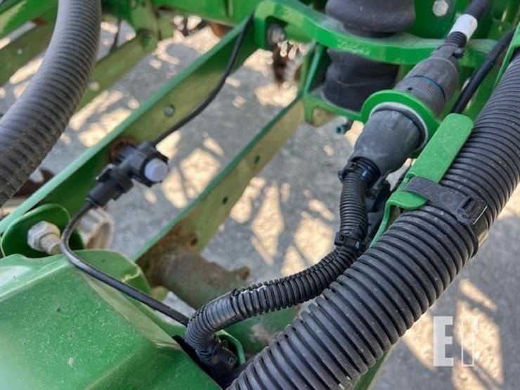 2009-john-deere-1770nt-image-65